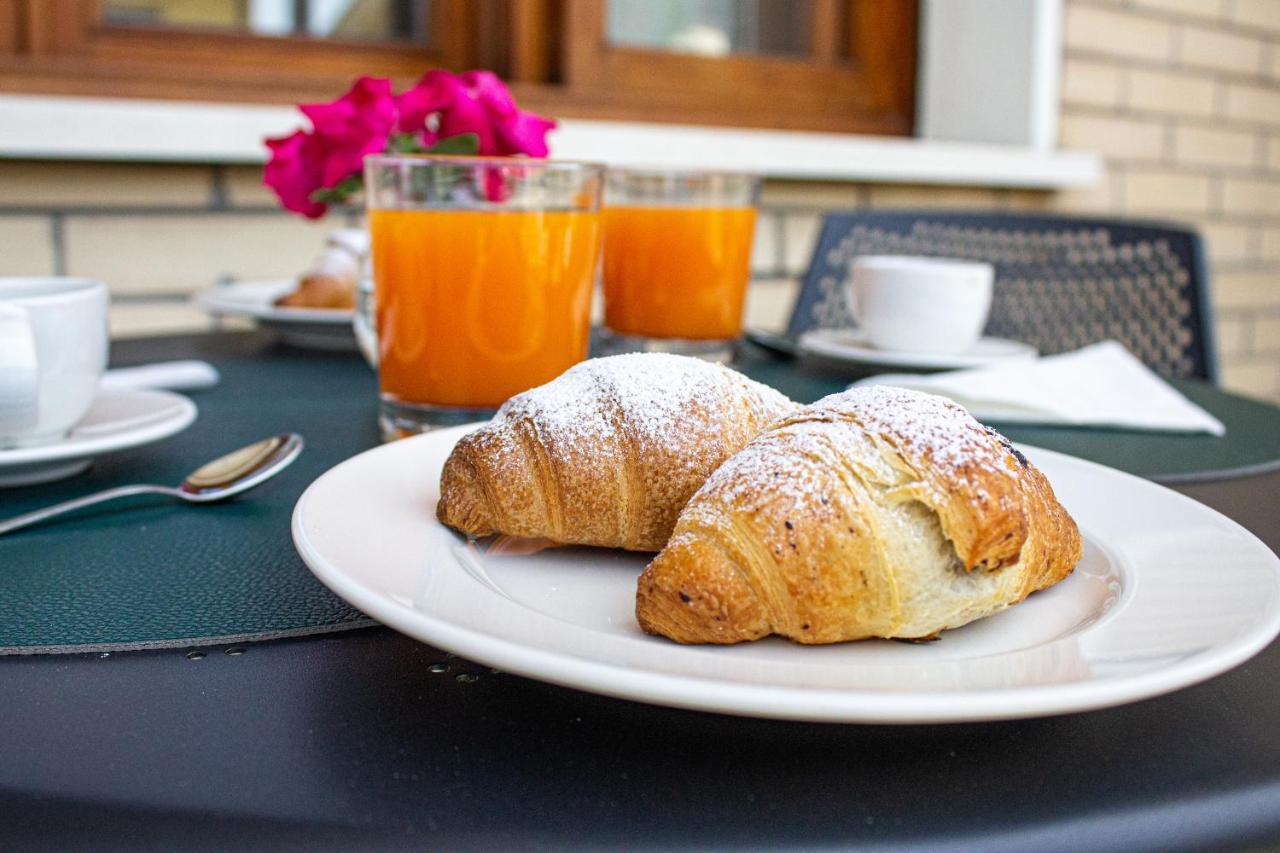 La Dama Room&Breakfast Russi Eksteriør bilde